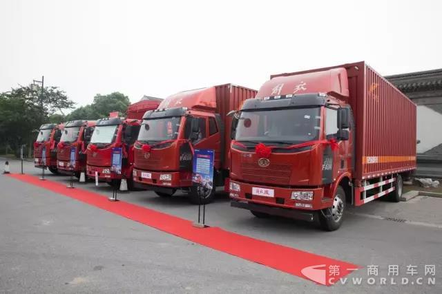 解放J6L 4×2载货车热销无锡，中短途物流挣钱利器！.jpg