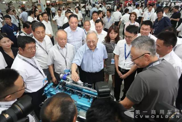 吉利四川商用车新工厂正式投产 填补南充新能源汽车制造空白.jpg