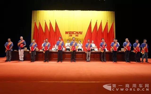 潍柴一亿元重奖科技功臣.jpg