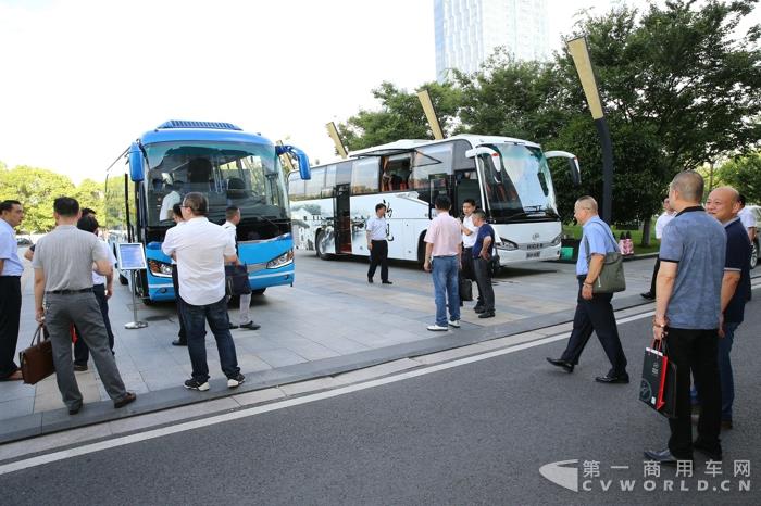 智慧客车体验行现场.jpg