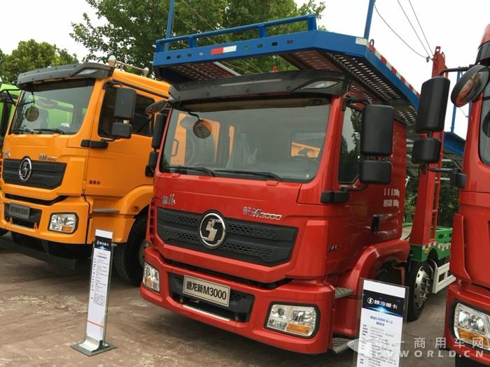 德龙新M3000 6x2中置轴车辆运输车 (1).jpg