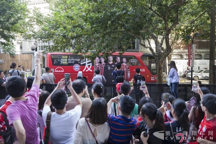 MAN大巴街头吸粉8747745.jpg