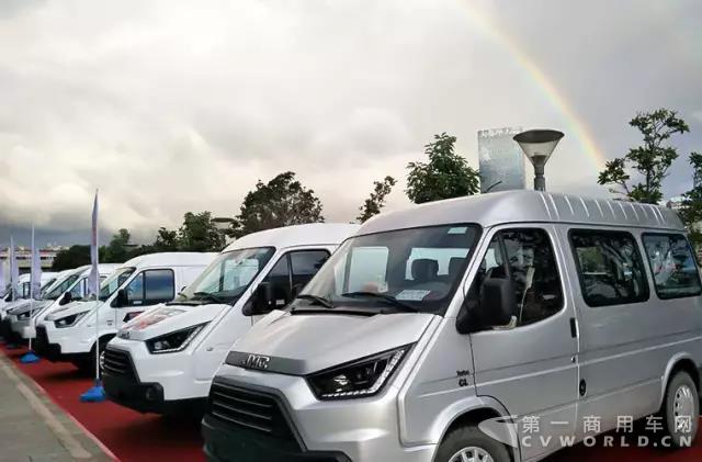 江铃特顺为春城增色1.jpg