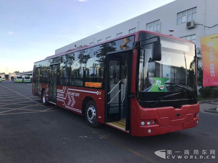 12米智能驾驶客车-1.jpg