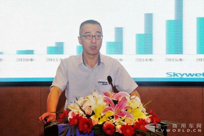 南京金龙轻型车乘用车营销中心总经理秦续俊.jpg