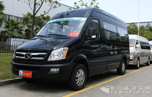 使命必达 金龙客车220辆金砖服务用车如期下线2.jpg