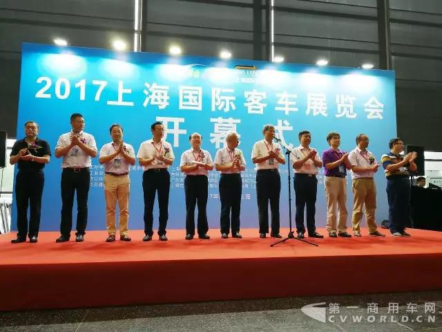 公交、物流齐上阵，开沃携经典车型亮相上海客车展.jpg
