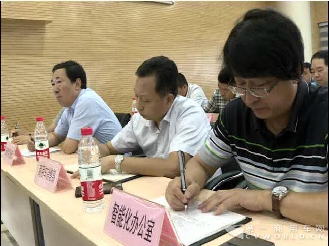 明确未来发展方向 正式启动“中国重汽再造发展宏伟工程”.jpg