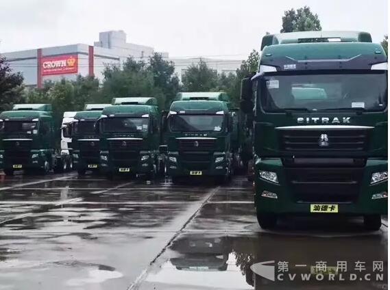 汕德卡获中国邮政364辆大单 成牵引车唯一中标品牌.jpg