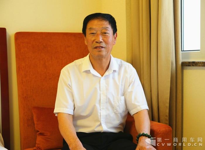 中山公汽书记兼副总经理姜同福.jpg