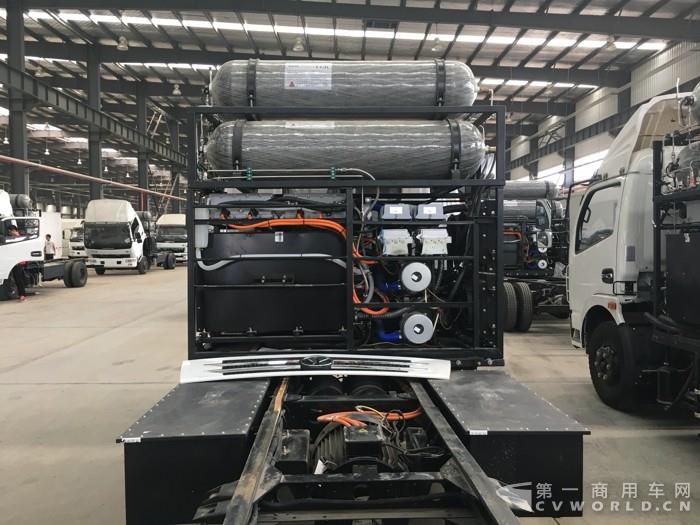 青年生产的传统氢燃料动力卡车3.jpg