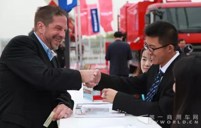 -徐工诚邀您相约2017北京国际消防展5.jpg