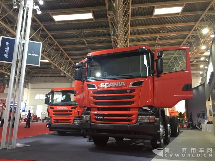 R系列大吨位水罐泡沫消防车专用底盘R620 8x4.jpg