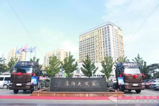 绥中老铁太给力！J6P 8×4质惠版载货卖得真不错！.jpg