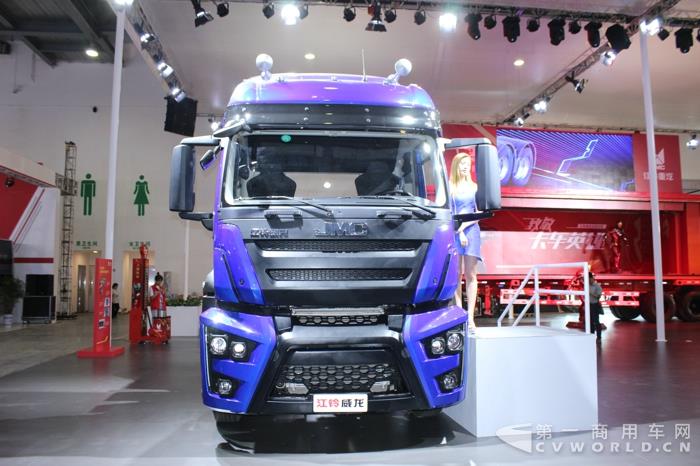 江铃威龙4×2牵引车 (3).jpg