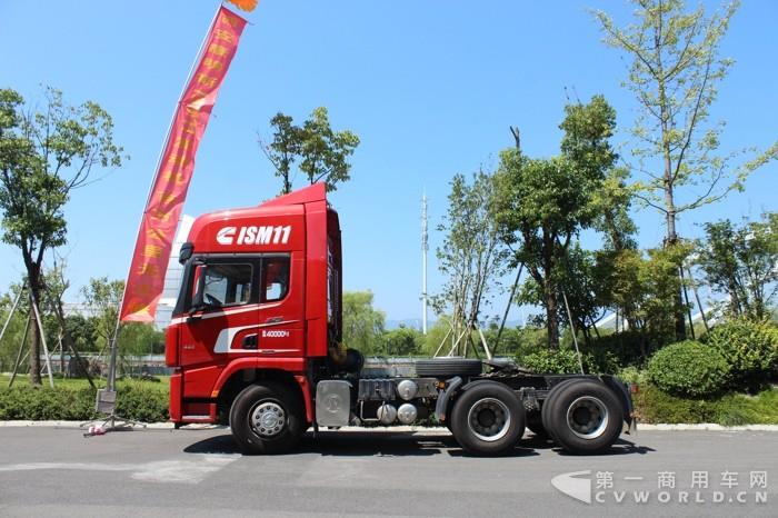 陕汽X3000康明斯财富版牵引车 (4).jpg