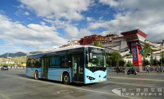 5030米海拔高原实测 比亚迪纯电动客车勇登“世界屋脊”.jpg