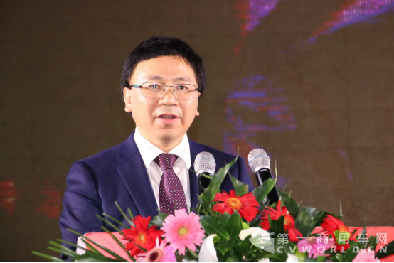 【活动通稿】高端长头重卡乘龙T7荣耀上市，引进智能卡车时代-灵思云途-20170923132.png