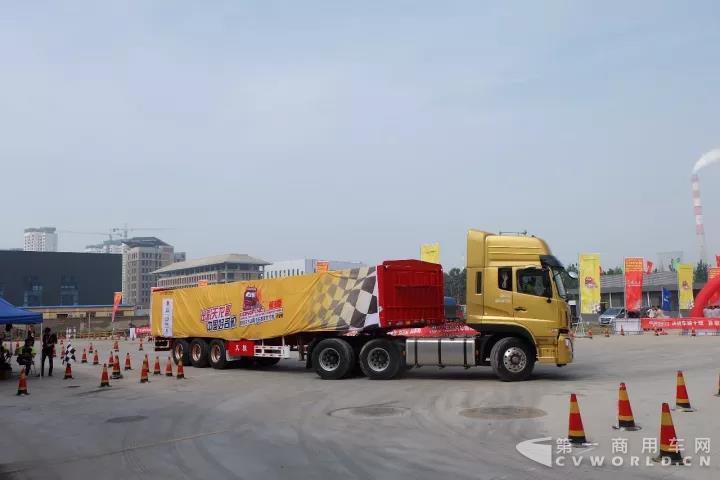 东风冠军大讲堂3.jpg