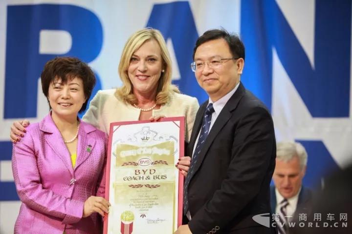中国智造在海外崛起：北美最大电动大巴工厂竣工5.jpg