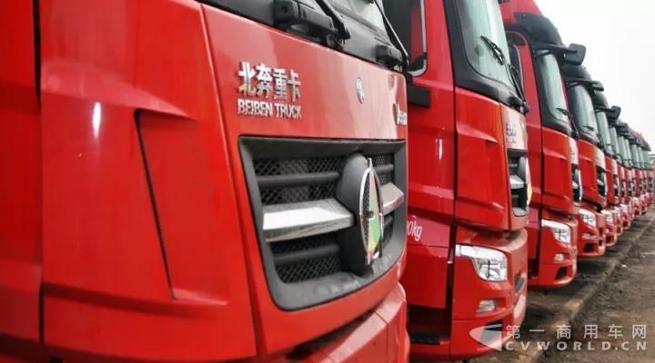 500多人，101台车，北奔重汽在鄂尔多斯搞了个大活动！.jpg