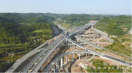 前三季度道路运输业固定资产投资28632亿元.jpg