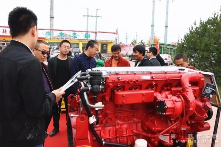 再接再厉 汉马H7新产品巡展阳泉站劲收订单38台.jpg