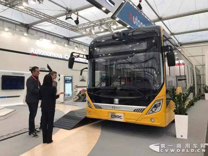 中车发布全球首款12米纯电动智能驾驶客车.jpg