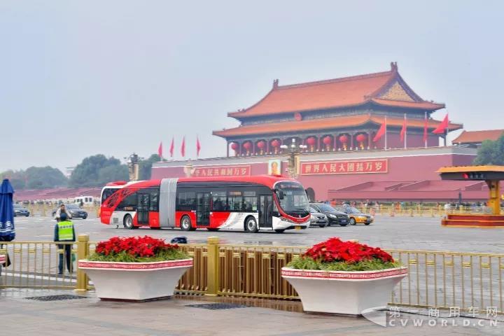 国客车工业60周年庆，银隆新能源斩获大奖5.jpg