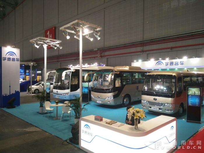 上海工博会宇通展台.jpg