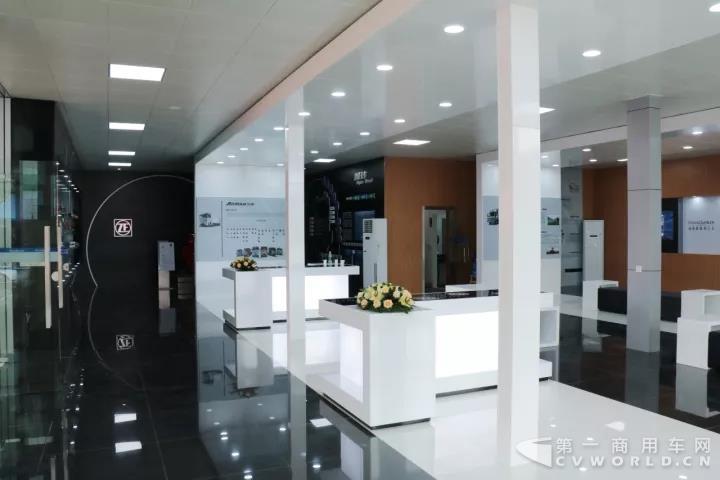 广东7S体验中心产品与品牌文化展示区.jpg