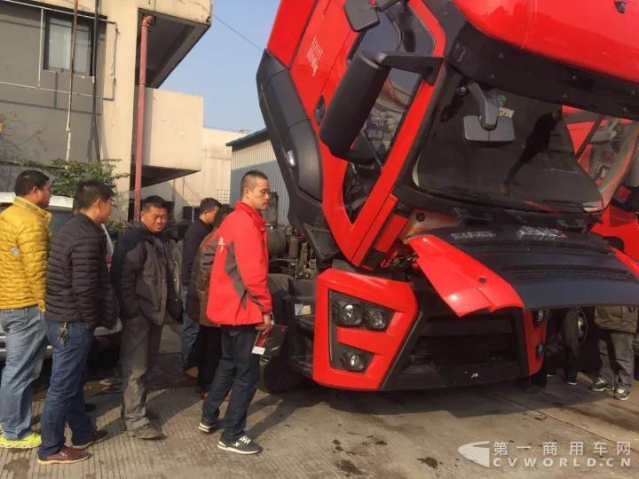 江铃重卡无锡交车仪式圆满完成2.jpg