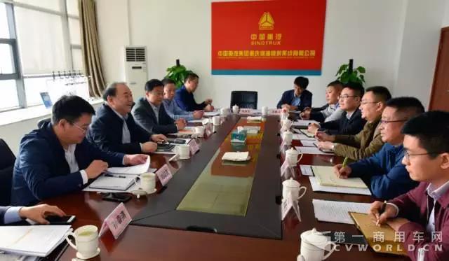 中国重汽销售部“百款经典重卡 十大客户领域”策略成效显著7.jpg