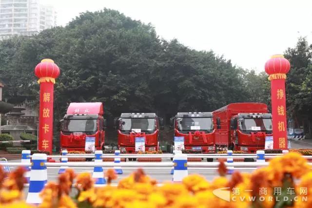 解放J6L 4x2载货车载誉而来，山城重庆续写传奇！.jpg