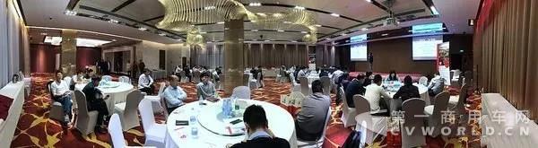 “东风天龙冠军大讲堂”广州站开讲了！.jpg