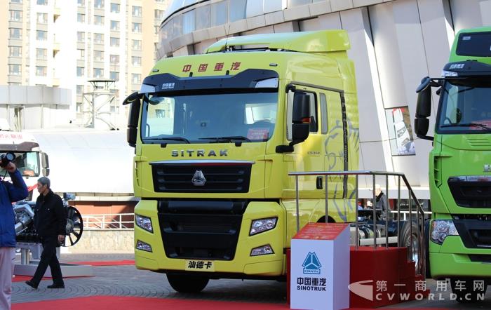 重汽汕德卡C7H 6×4智能牵引车 (2).jpg