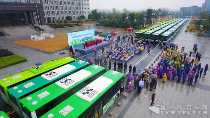 中车电动272辆纯电动客车交付邵阳4.jpg