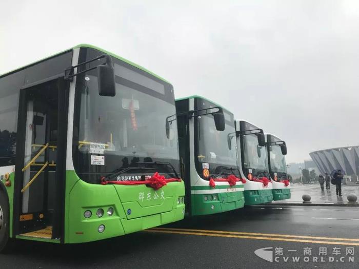 中车电动272辆纯电动客车交付邵阳6.jpg