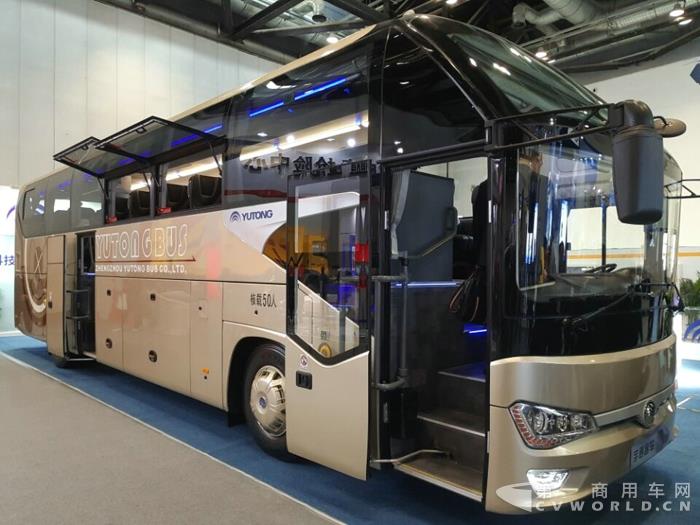 宇通新一代高档公路客车.jpg