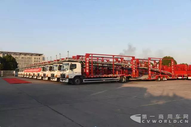 中集华骏20台中置轴轿运车.jpg
