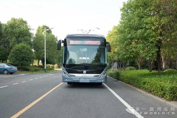 中车高铁开进法国机场？Bonjour！中车电动！7.jpg