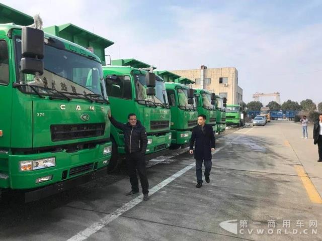 青海春发商品混凝土有限公司董事长一行走进华菱星马再下单2.jpg