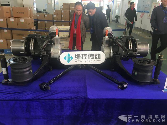 绿控新开发的轮边电驱动车桥，计划于今年6月推出.JPG