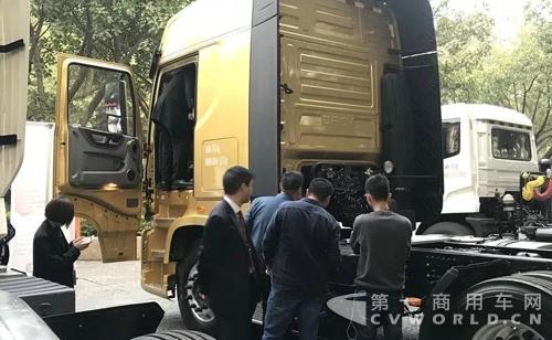 万人团购开门红！2018款东风天龙旗舰上市一个月风靡全国8.jpg