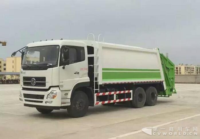东风天龙塑料瓶压缩车全新涂装上市1.jpg