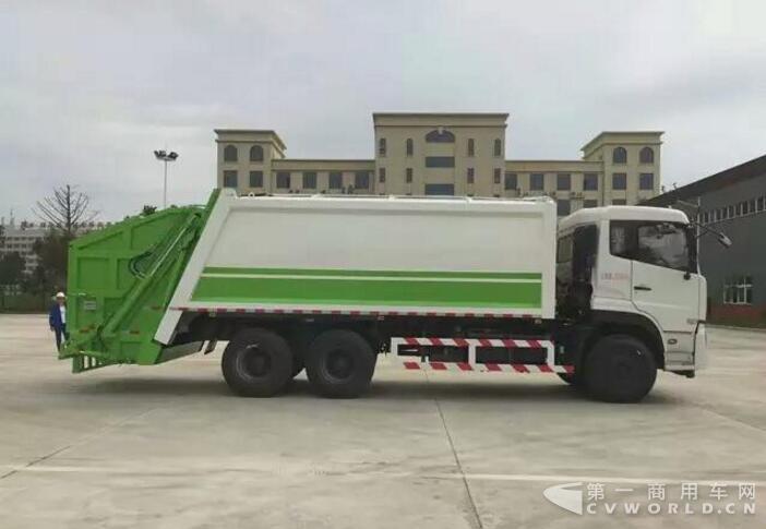 东风天龙塑料瓶压缩车全新涂装上市2.jpg