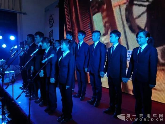 南宁玉柴乘龙汽车新春答谢会获102台订单！1.jpg