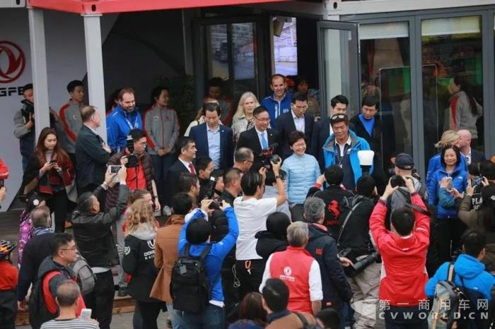 沃尔沃帆船赛香港站港内赛东风队夺冠2.jpg