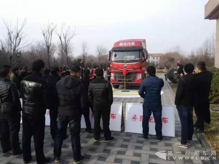 现场斩获订单151台！乘龙H5齐鲁大地掀“轻量化”旋风！1.jpg
