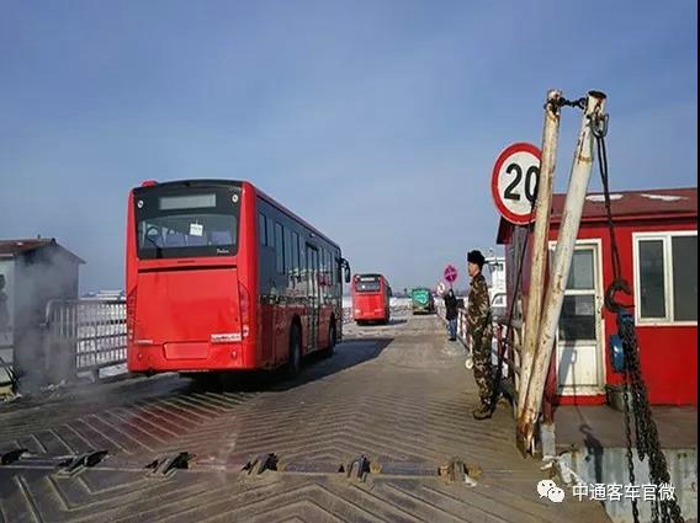 新年迎来“中国红”，俄罗斯喜迎中通公交车3.jpg
